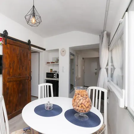 Korkyra-old Town With Private Terrace * Split