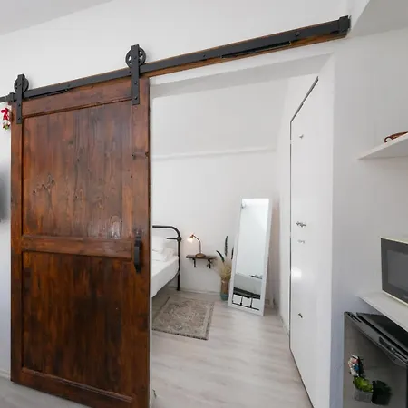 Korkyra-old Town With Private Terrace * Split