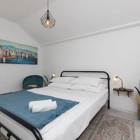 Korkyra-old Town With Private Terrace Appartamento Spalato